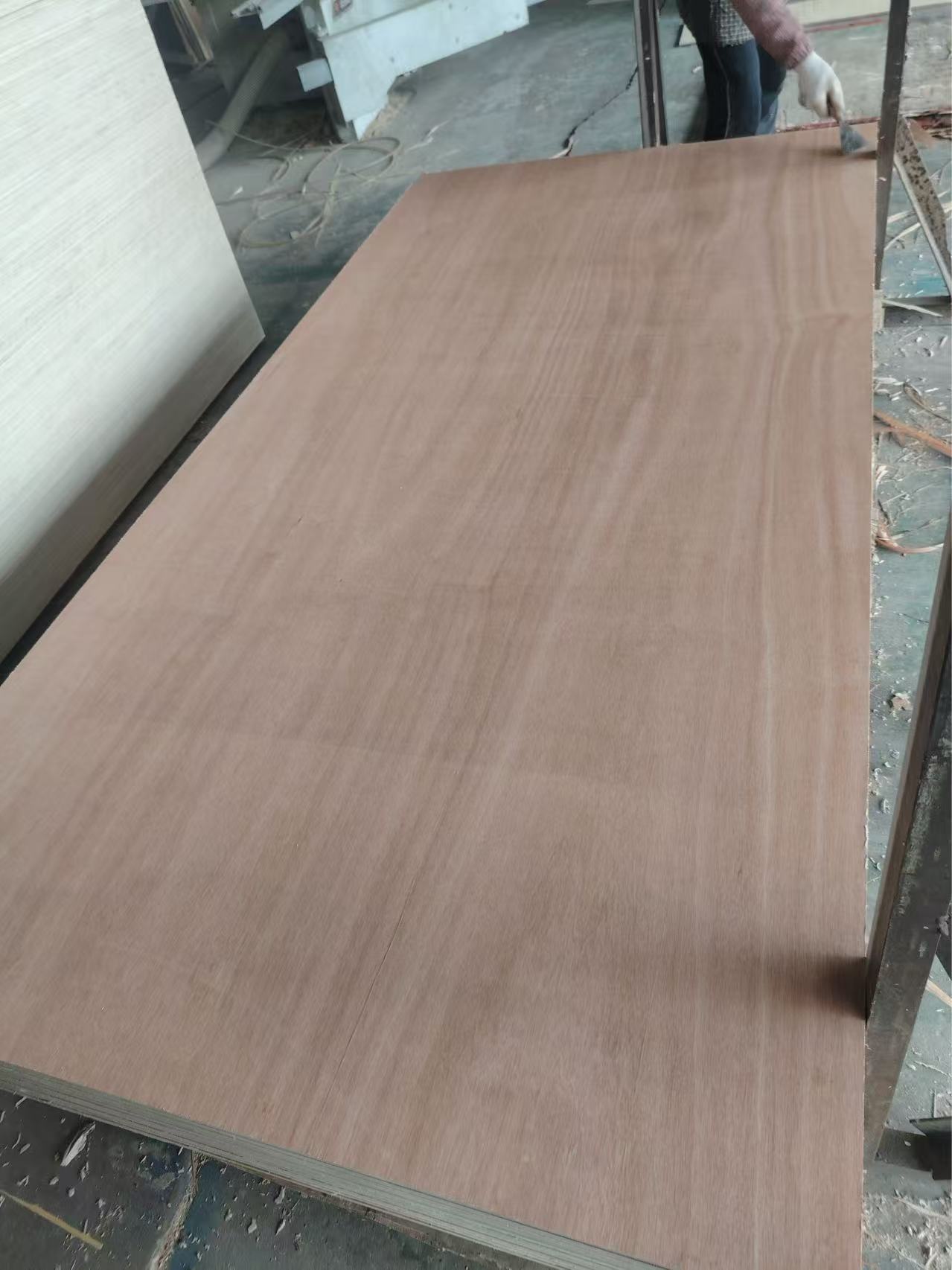 Pencil Cedar Plywood(图1) 铅笔柏胶合板.jpg